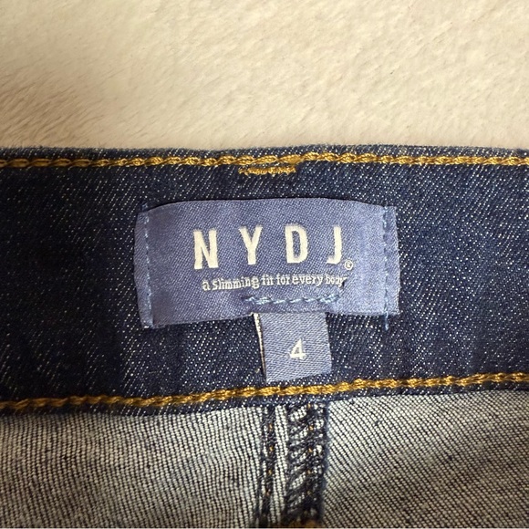 NYDJ NWT size 4 skinny fit Dark Blue Denim Jeans - Picture 9 of 9